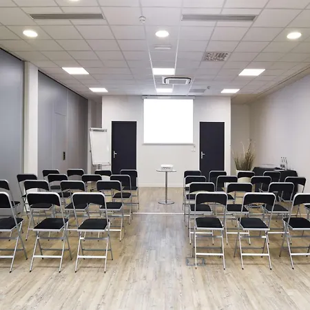 Hotel Sure By Western Beaujoire 3*