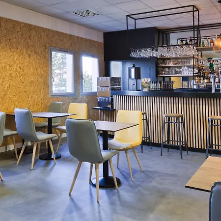 Hotel Sure By Western Beaujoire 3*