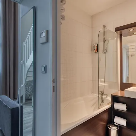 Sure By Western Beaujoire 3* Нант