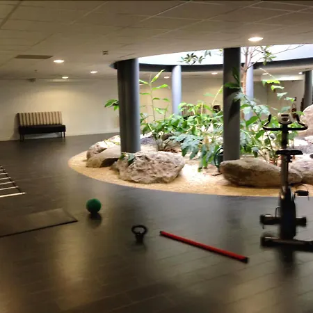 Отель Sure By Western Beaujoire 3*