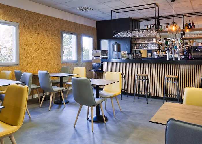 Hotel Sure By Western Beaujoire 3*